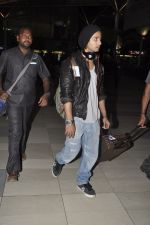 Shahid Kapoor return after last schedule of Kunal Kohli Movie in Airport, Mumbai on 6th Jan 2012 (9).JPG